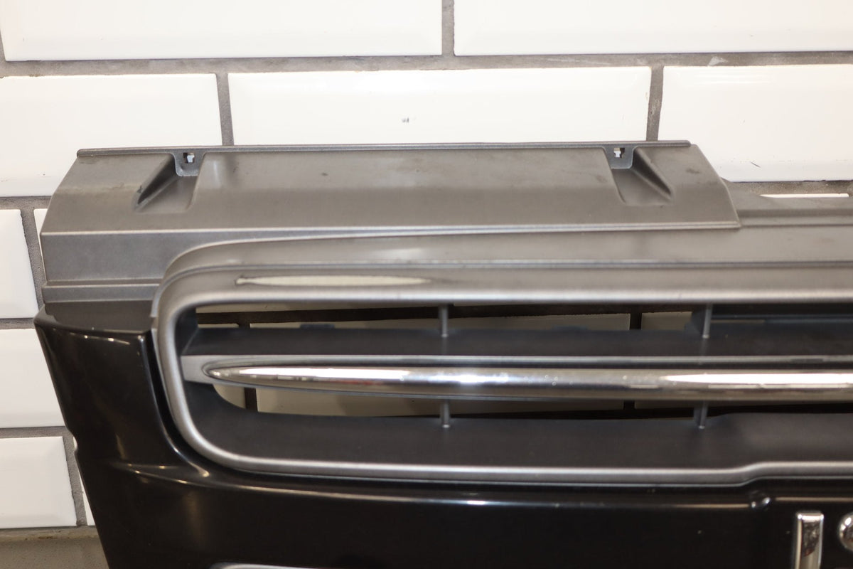 1998-2002 Isuzu Trooper Grille OEM