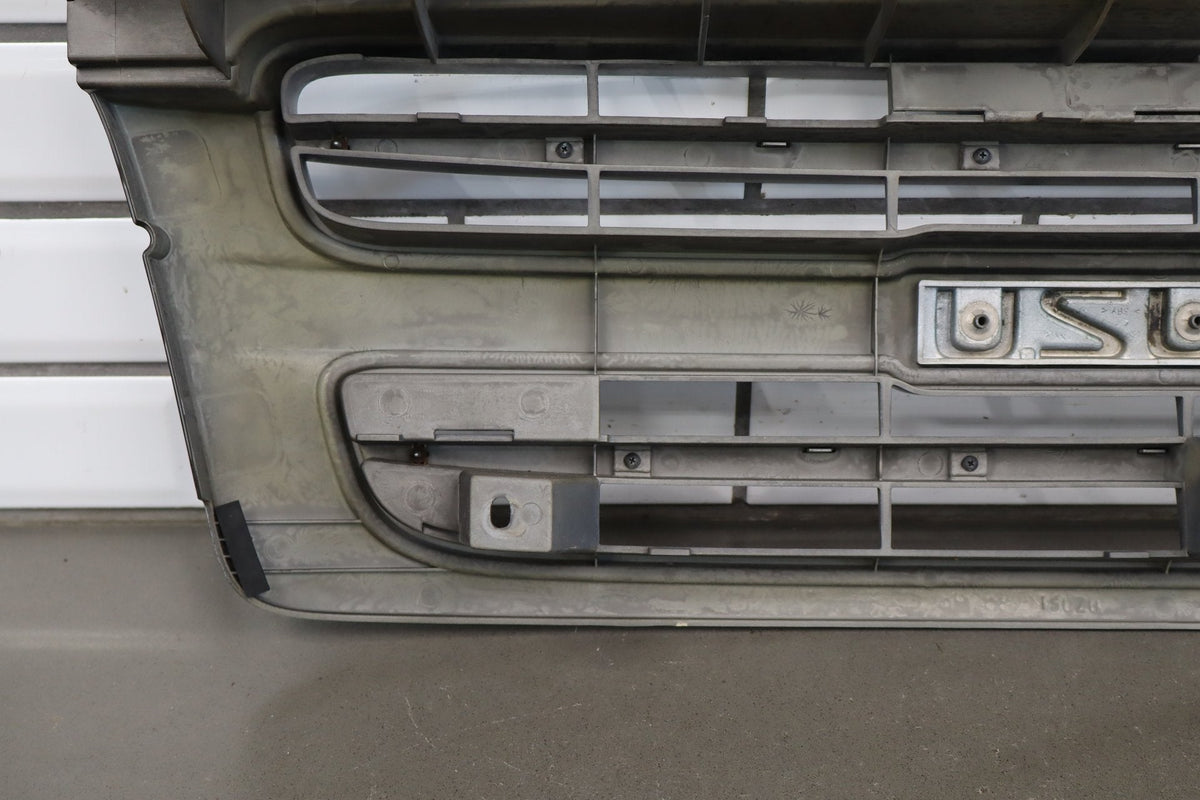 1998-2002 Isuzu Trooper Grille OEM