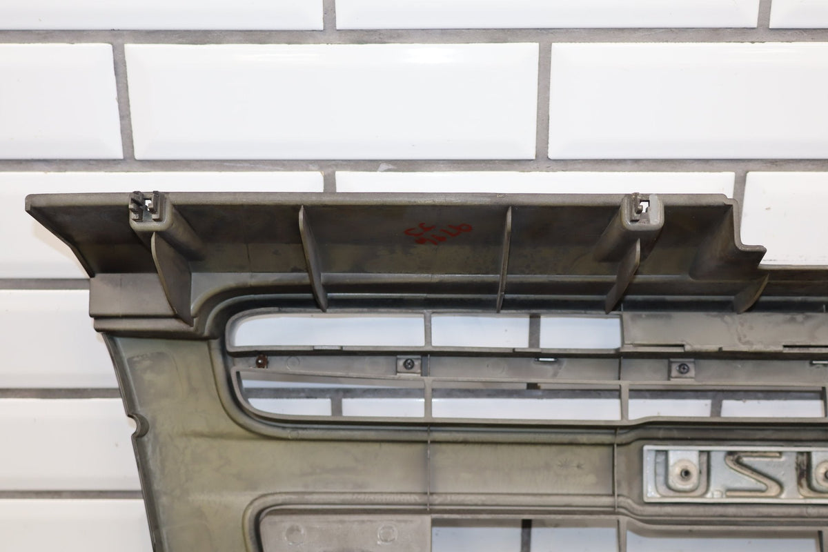 1998-2002 Isuzu Trooper Grille OEM