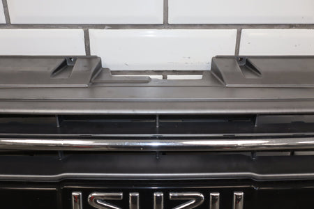 1998-2002 Isuzu Trooper Grille OEM