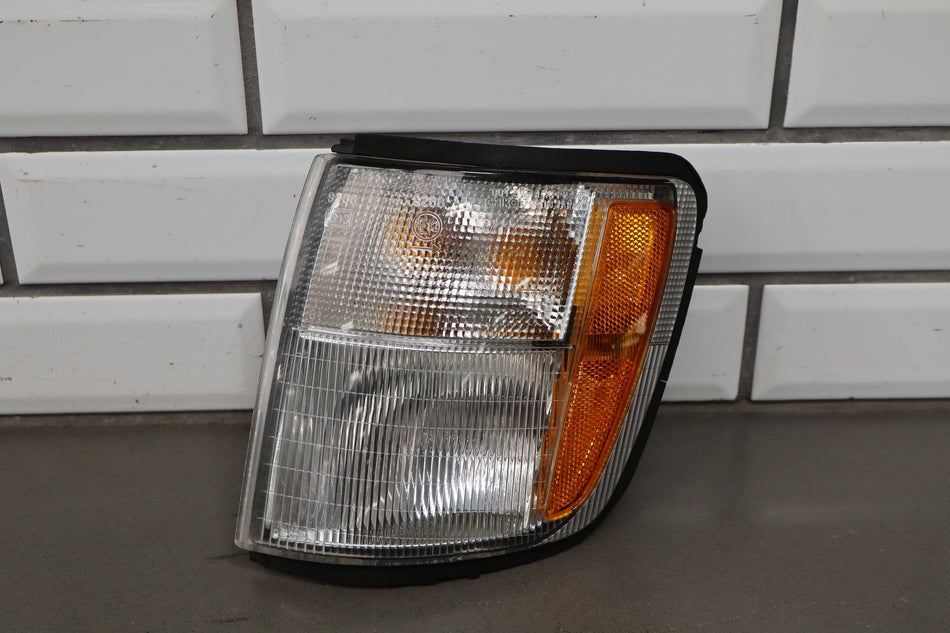 1998-2002 Isuzu Trooper Left Front Lamp OEM