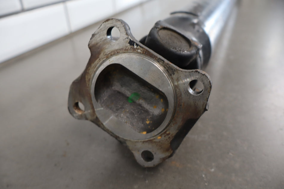1998-2002 Isuzu Trooper Limited 3.5L Rear Drive Shaft