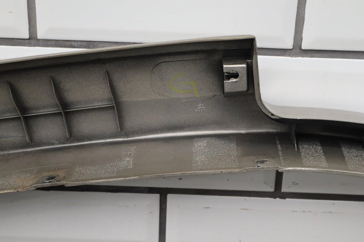 1998-2002 Isuzu Trooper Limited Left Rear Wheel Arch Moulding
