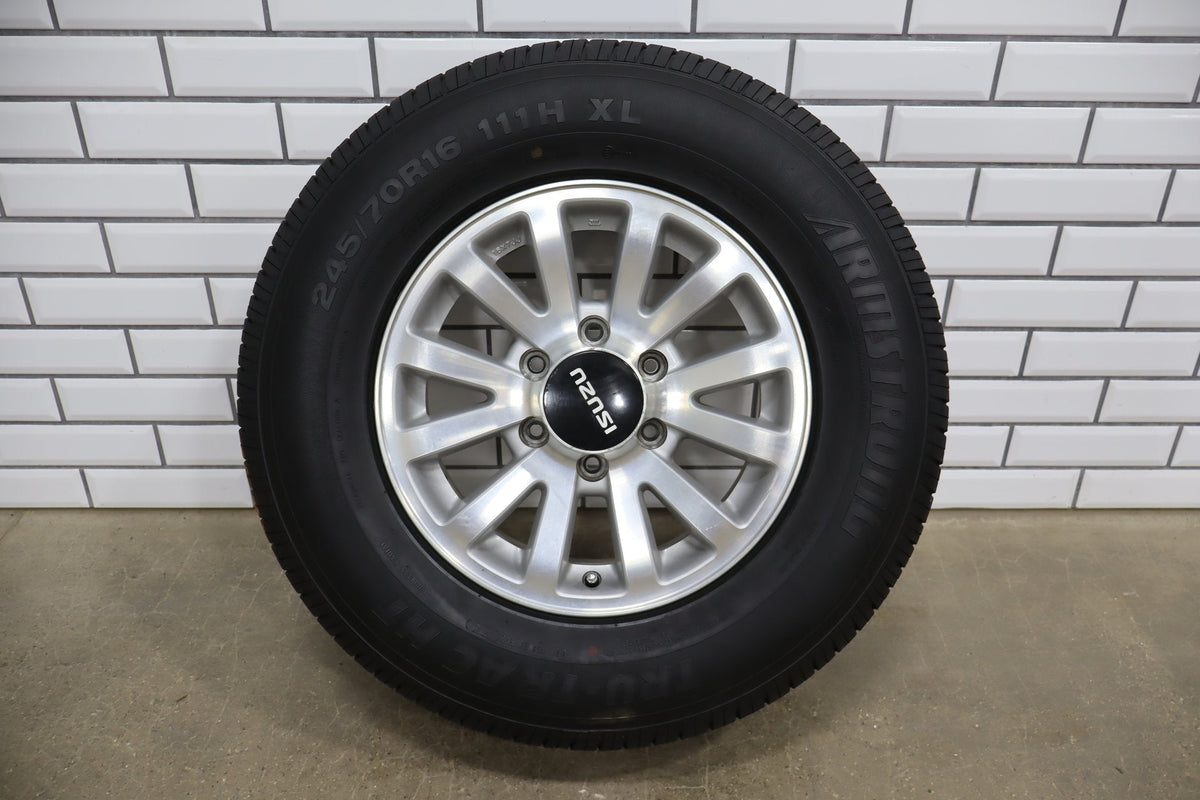 1998-2002 Isuzu Trooper Limited Wheel & Tire Set (245/70-16 Bridgestone)