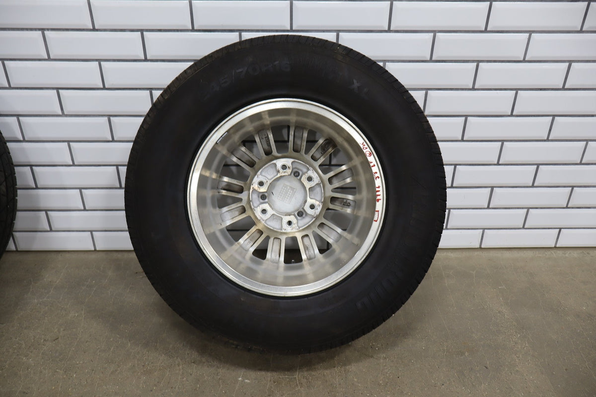 1998-2002 Isuzu Trooper Limited Wheel & Tire Set (245/70-16 Bridgestone)