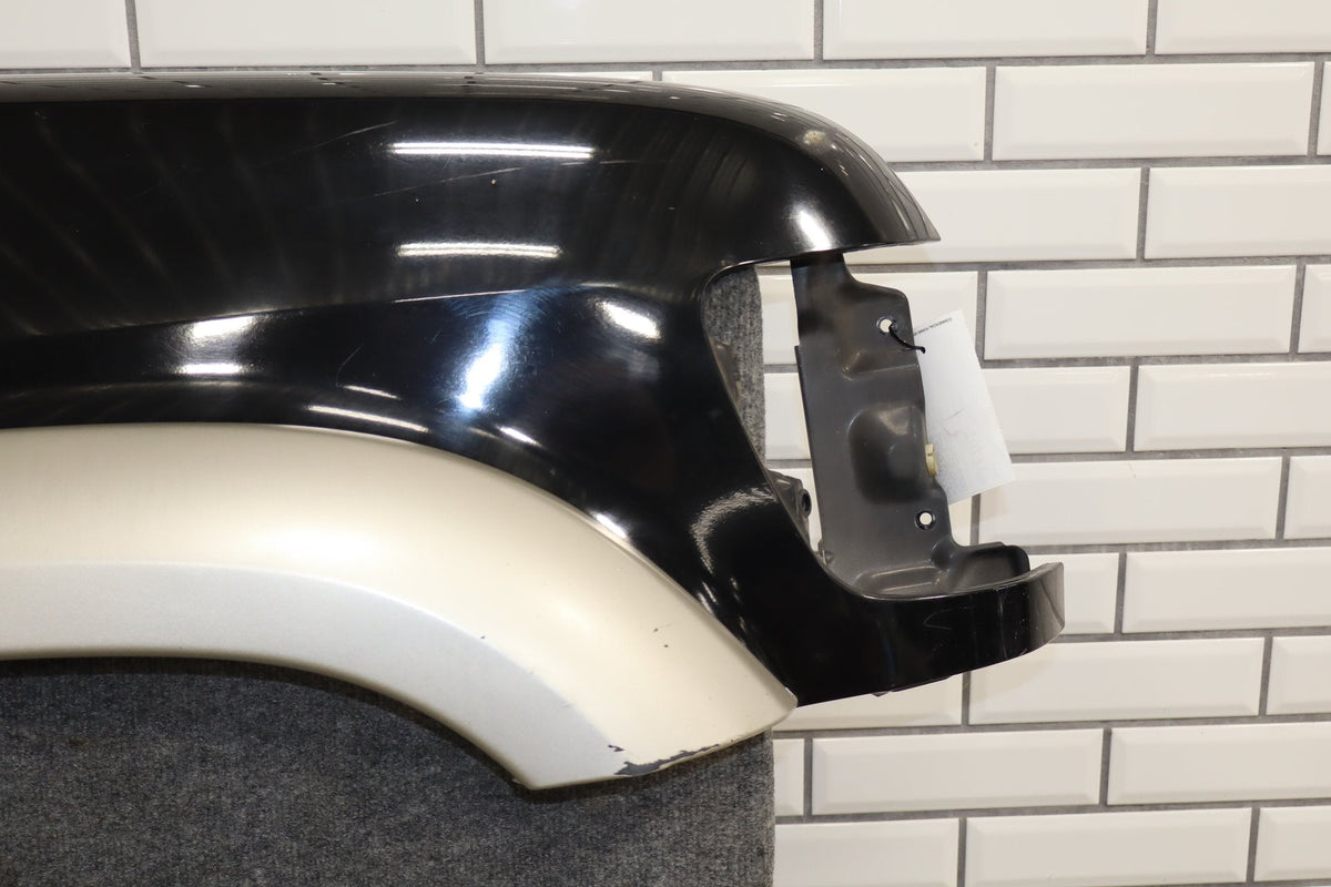 1998-2002 Isuzu Trooper Right Fender Limited Black