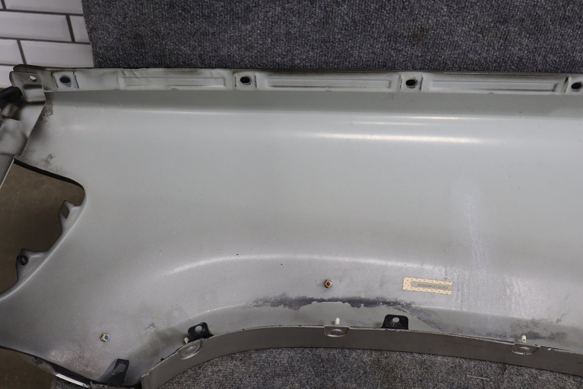 1998-2002 Isuzu Trooper Right Fender Limited Black