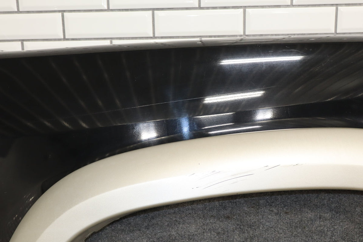1998-2002 Isuzu Trooper Right Fender Limited Black