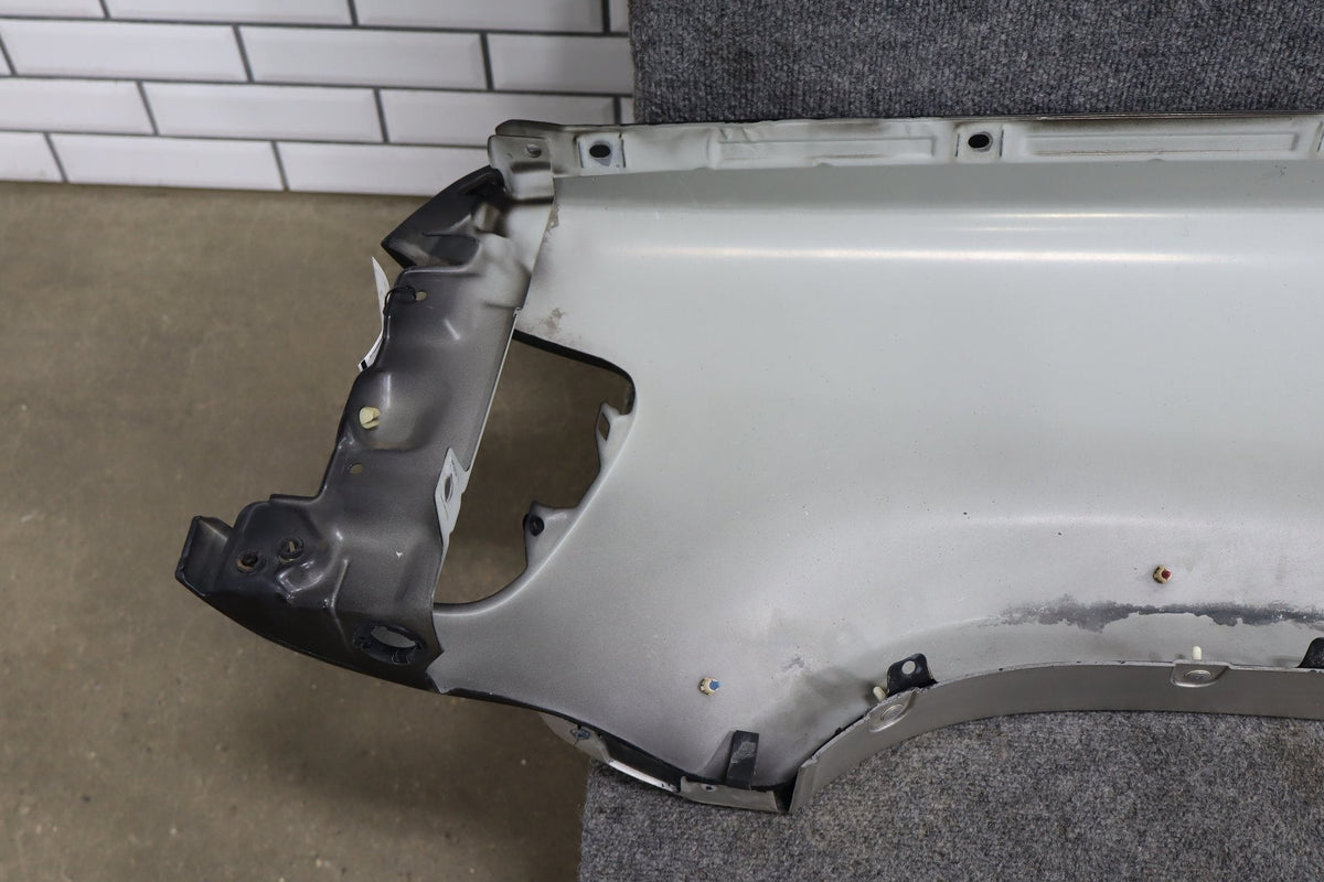 1998-2002 Isuzu Trooper Right Fender Limited Black