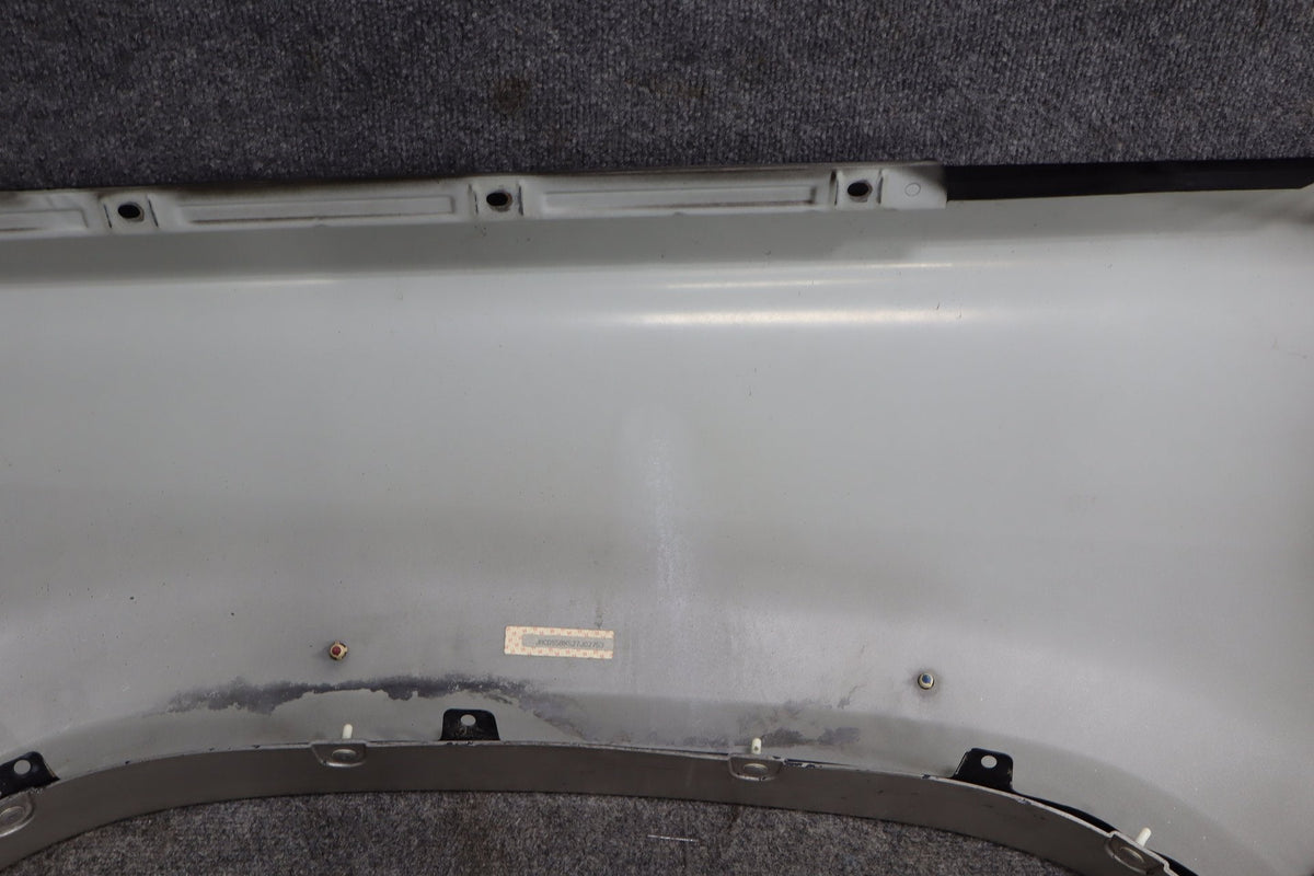 1998-2002 Isuzu Trooper Right Fender Limited Black