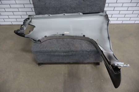 1998-2002 Isuzu Trooper Right Fender Limited Black
