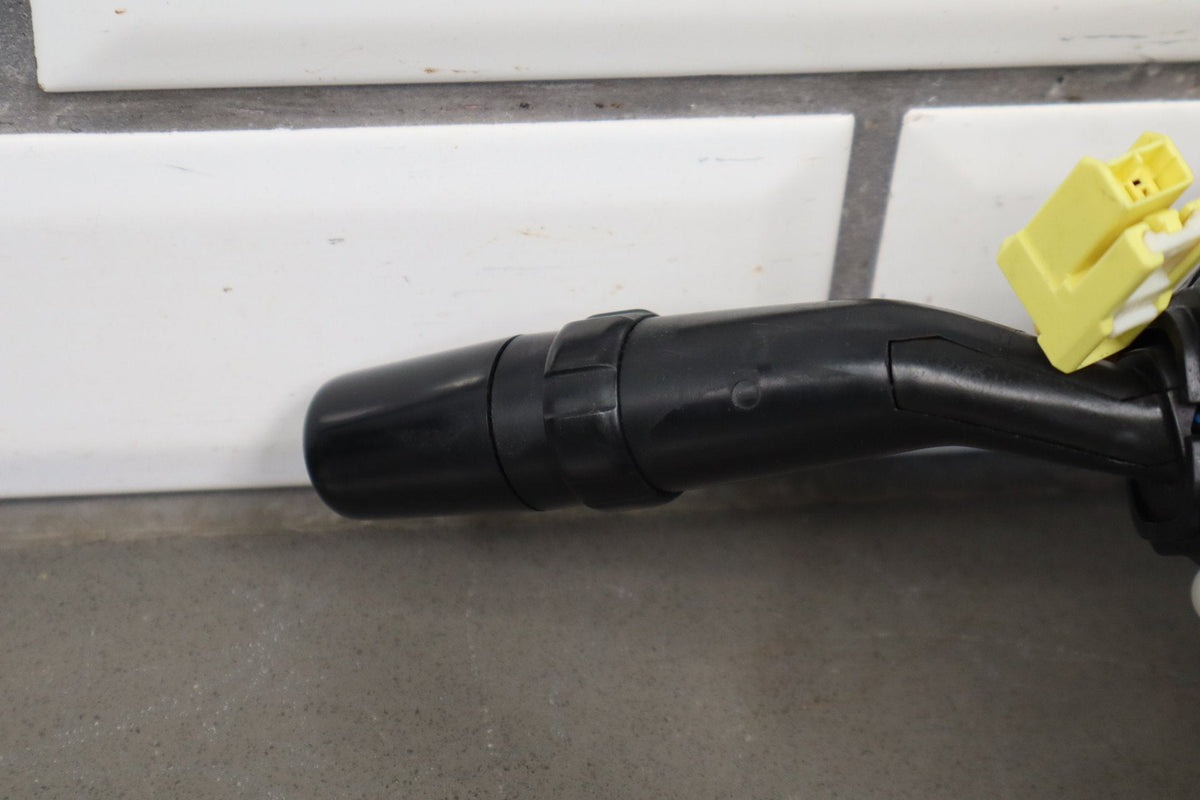 1998-2002 Lexus LX470, 2000-2002 Toyota Land Cruiser Headlight Blinker Wiper Switch 843106A590