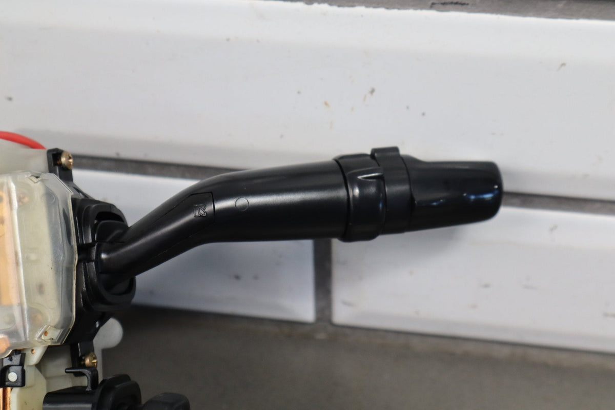 1998-2002 Lexus LX470, 2000-2002 Toyota Land Cruiser Headlight Blinker Wiper Switch 843106A590