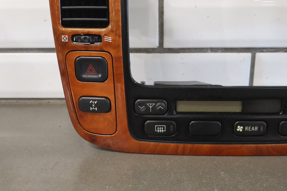 1998-2002 Lexus LX470 Climate Control 8861060131A0 OEM
