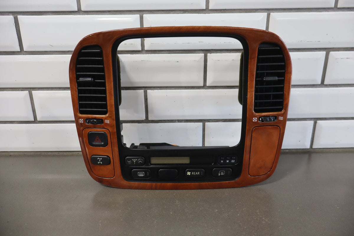 1998-2002 Lexus LX470 Climate Control 8861060131A0 OEM