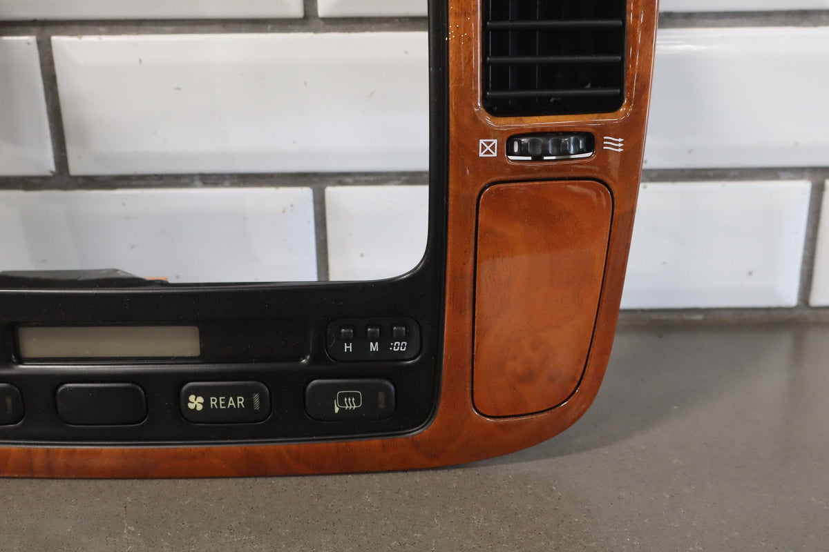 1998-2002 Lexus LX470 Climate Control 8861060131A0 OEM