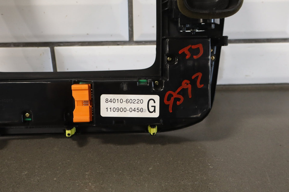1998-2002 Lexus LX470 Climate Control 8861060131A0 OEM