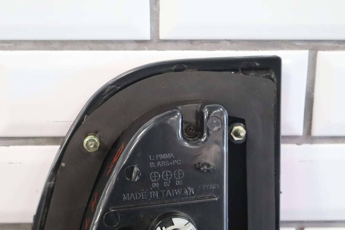 1998-2002 Lexus LX470 Driver Inner Left Tail Light 8159060070