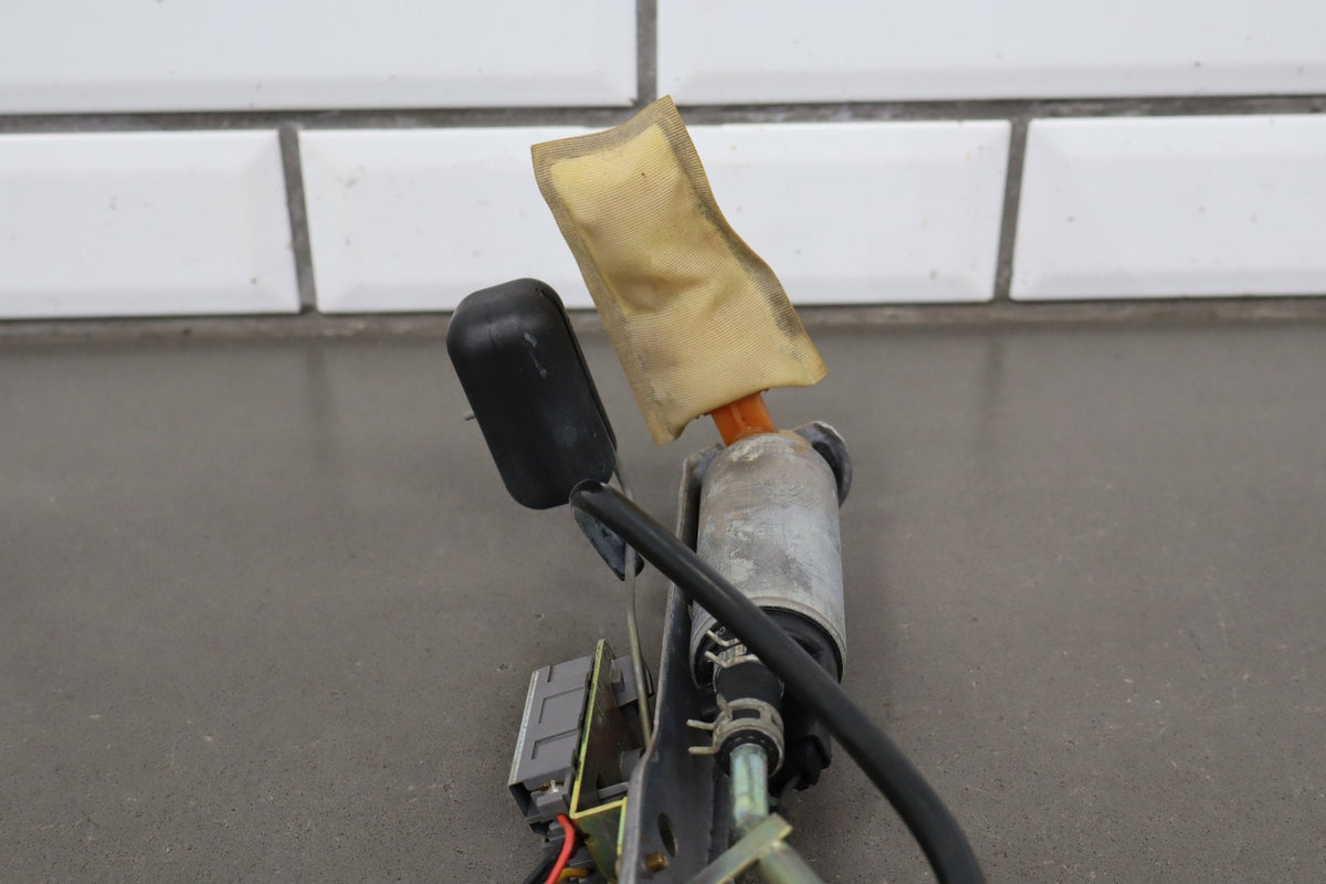 1998-2002 Lexus LX470 Fuel Pump 2322166040