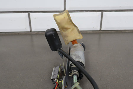 1998-2002 Lexus LX470 Fuel Pump 2322166040