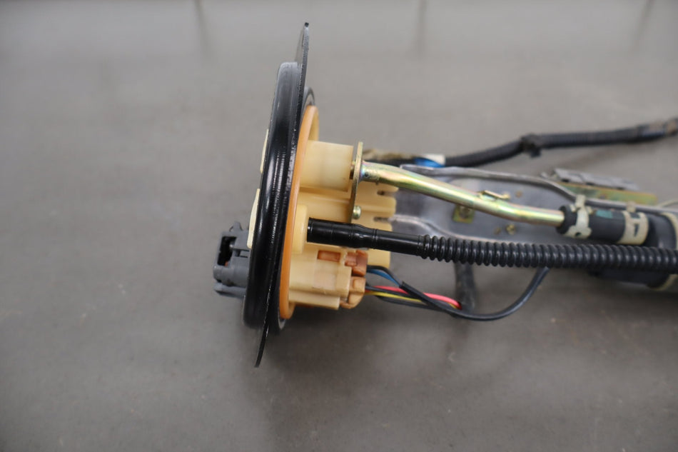 1998-2002 Lexus LX470 Fuel Pump 2322166040