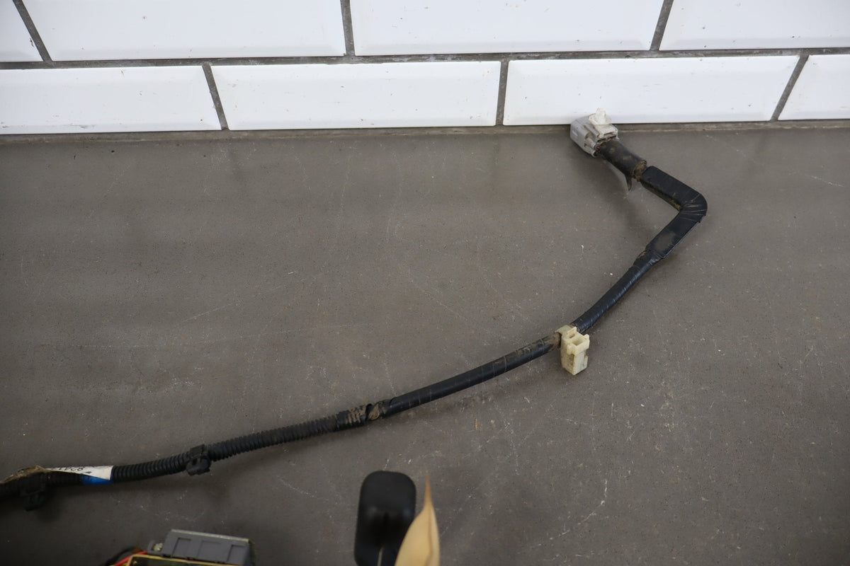 1998-2002 Lexus LX470 Fuel Pump 2322166040
