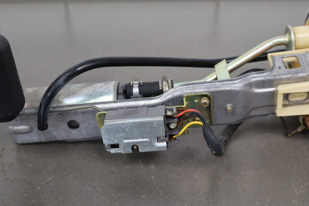 1998-2002 Lexus LX470 Fuel Pump 2322166040