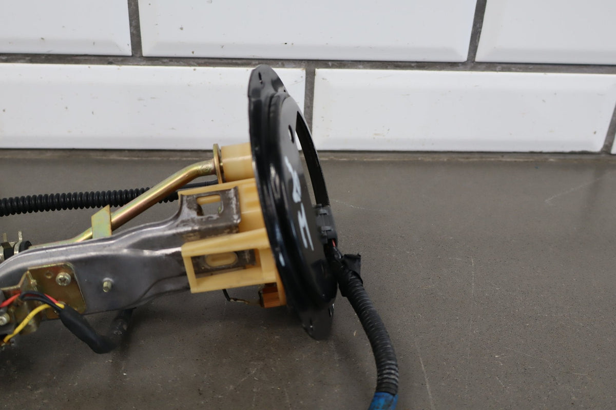 1998-2002 Lexus LX470 Fuel Pump 2322166040