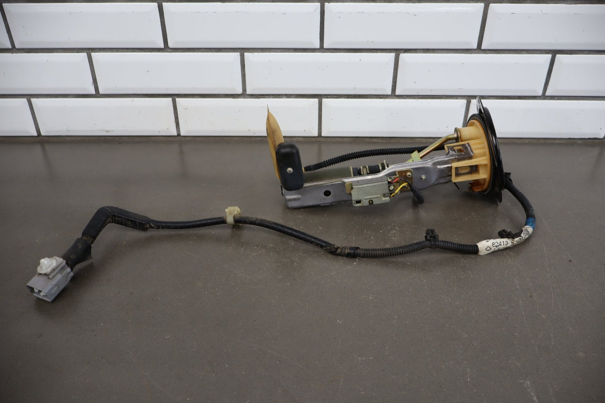 1998-2002 Lexus LX470 Fuel Pump 2322166040