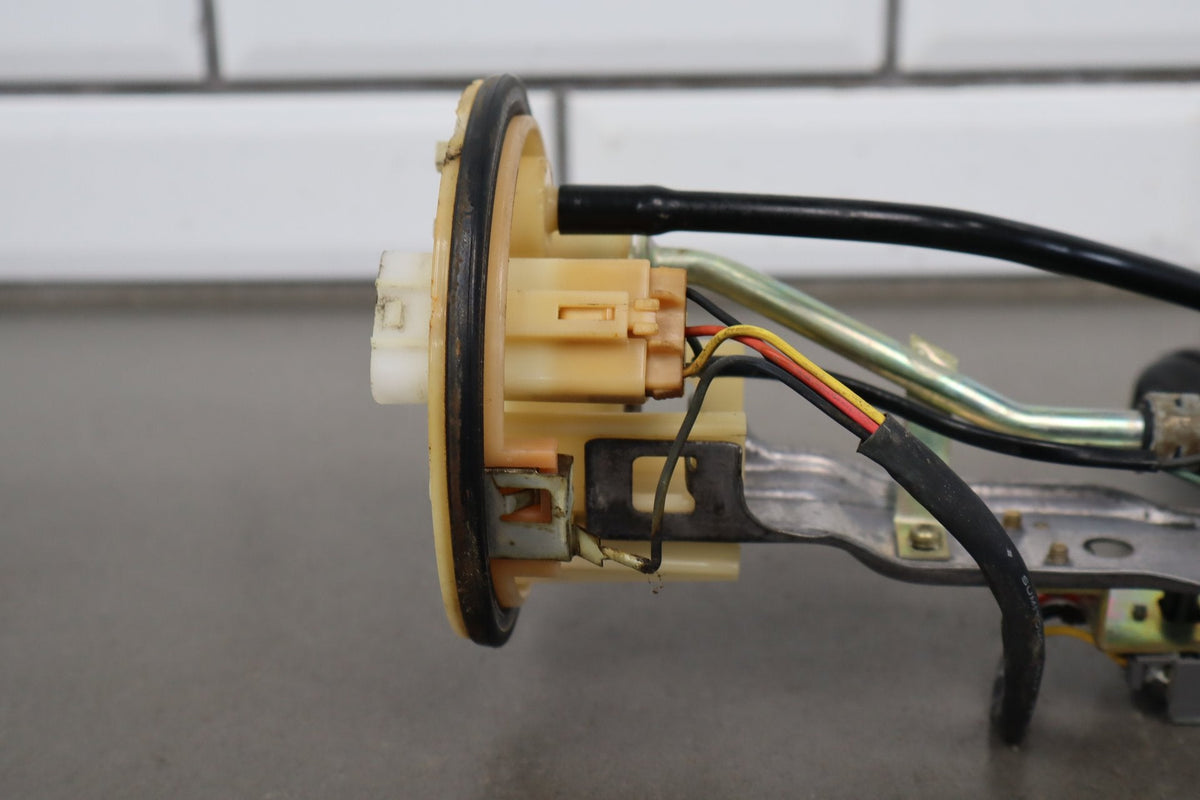 1998-2002 Lexus LX470 Fuel Pump 2322166040