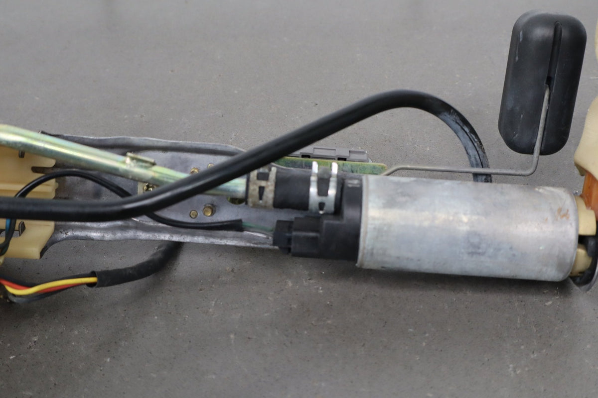 1998-2002 Lexus LX470 Fuel Pump 2322166040