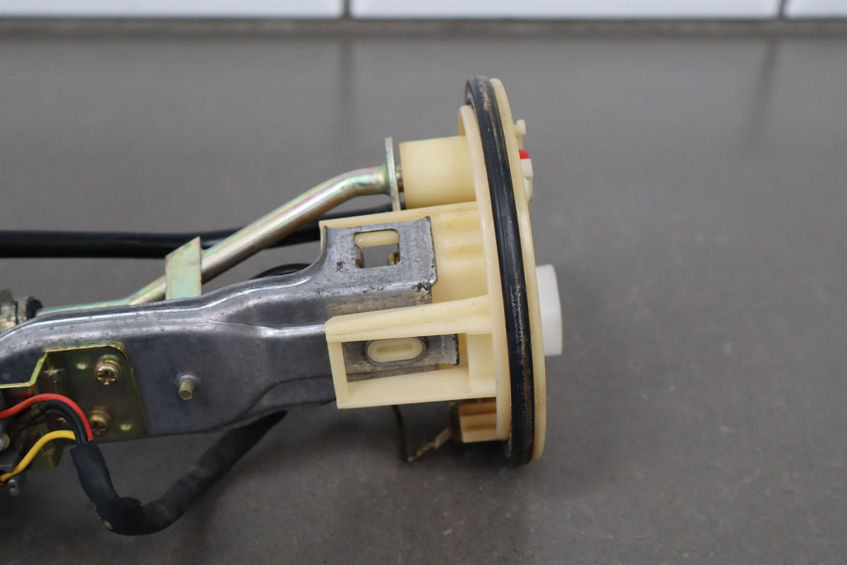 1998-2002 Lexus LX470 Fuel Pump 2322166040