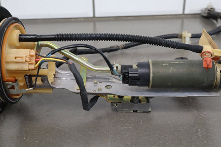 1998-2002 Lexus LX470 Fuel Pump 2322166040