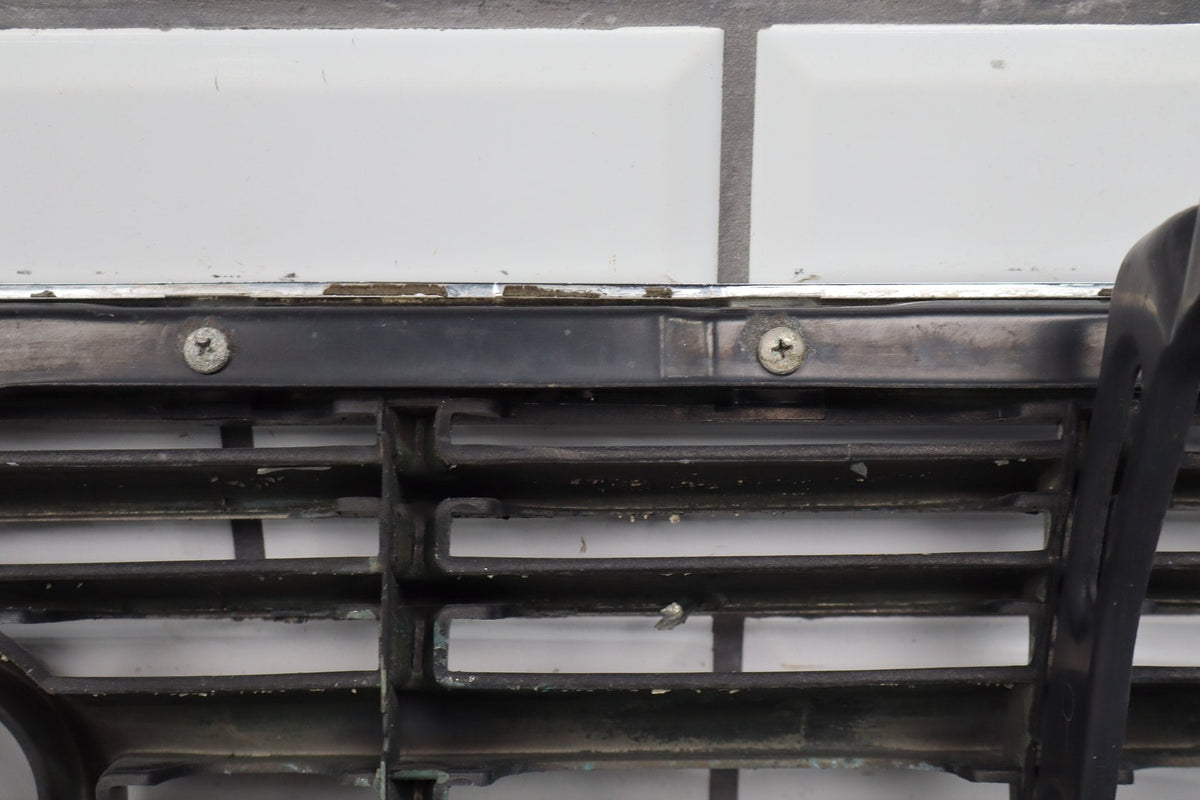 1998-2002 Lexus LX470 Grille 5310160210 OEM