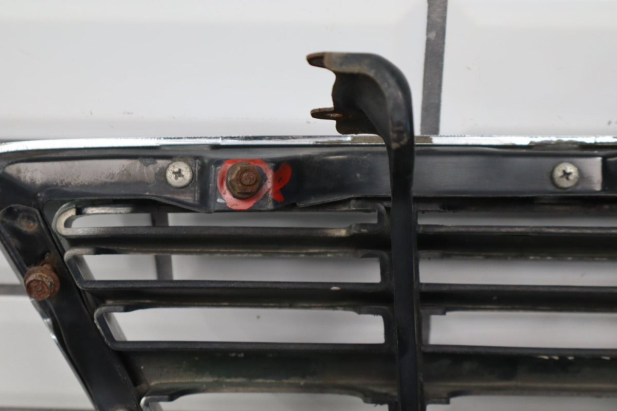 1998-2002 Lexus LX470 Grille 5310160210 OEM