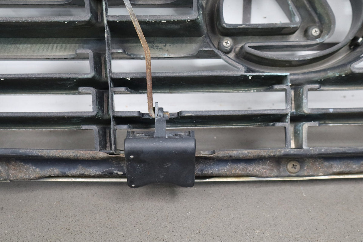 1998-2002 Lexus LX470 Grille 5310160210 OEM