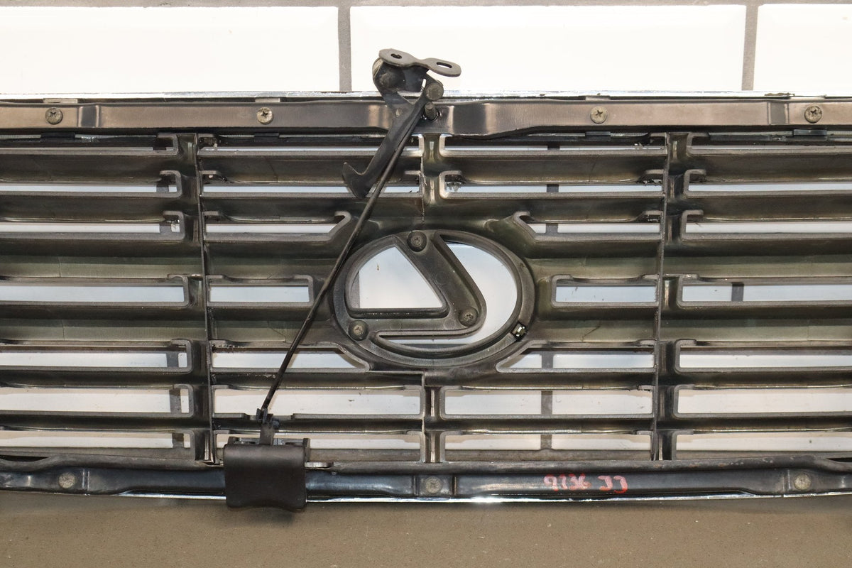 1998-2002 Lexus LX470 Grille 5310160210 OEM