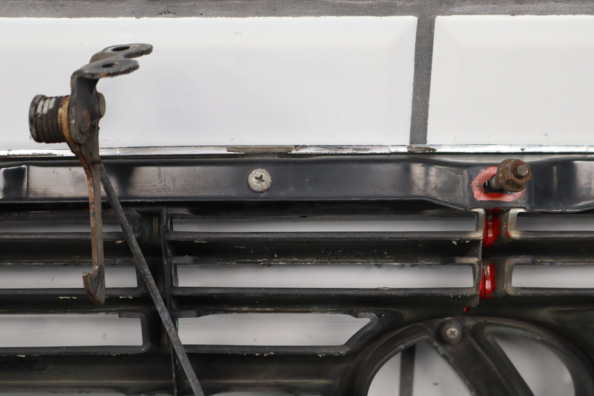 1998-2002 Lexus LX470 Grille 5310160210 OEM