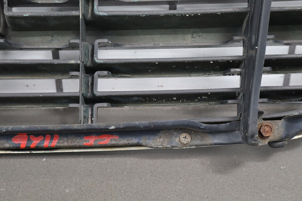 1998-2002 Lexus LX470 Grille 5310160210 OEM
