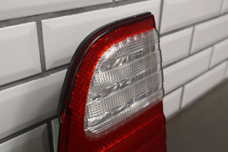 1998-2002 Lexus LX470 Inner Right Tail Light 8158060040