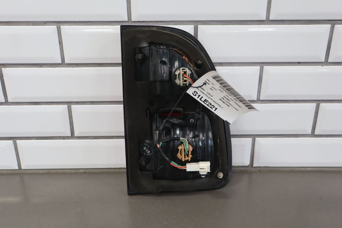 1998-2002 Lexus LX470 Inner Right Tail Light 8158060040