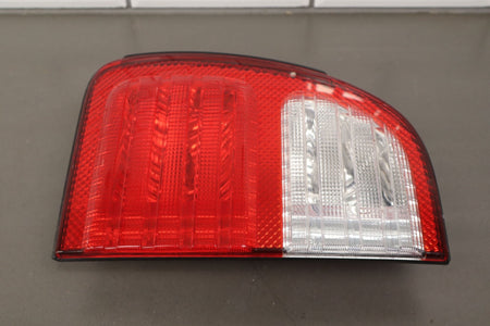 1998-2002 Lexus LX470 Inner Right Tail Light 8158060040