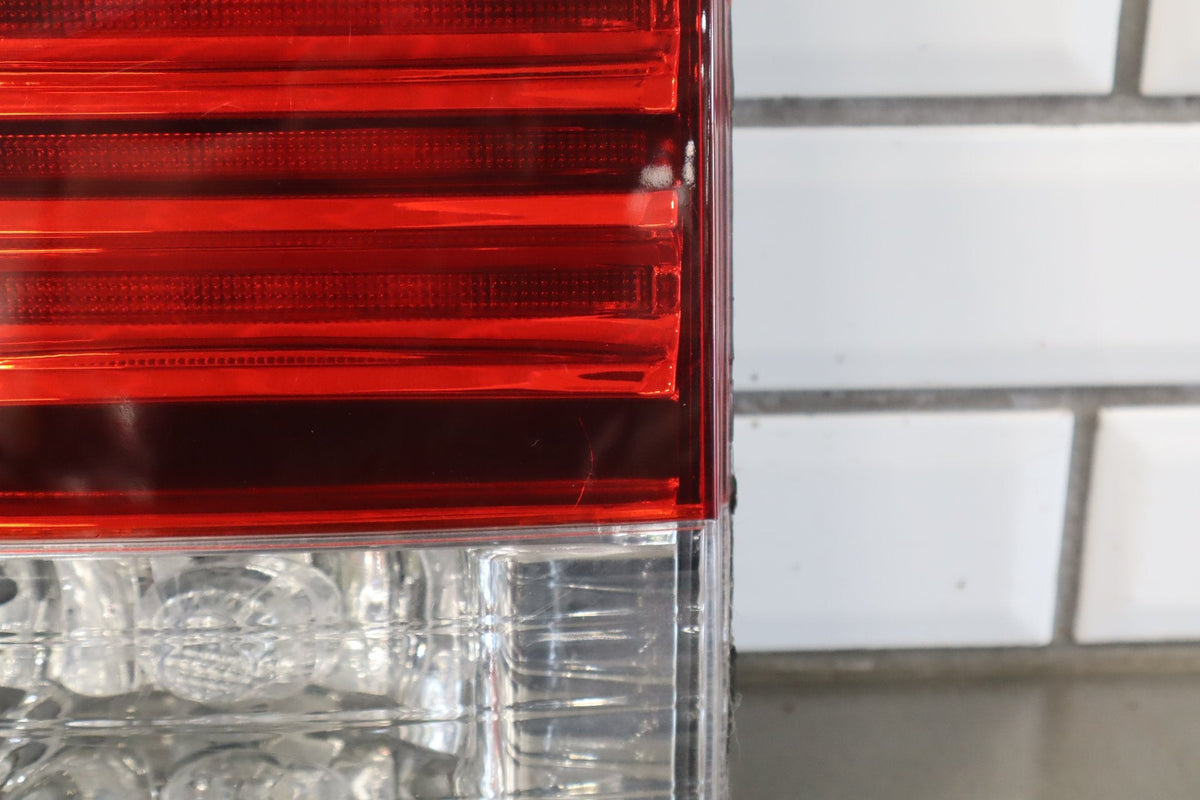 1998-2002 Lexus LX470 Inner Right Tail Light 8158060040