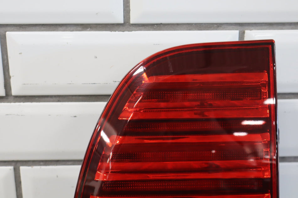 1998-2002 Lexus LX470 Inner Right Tail Light 8158060040