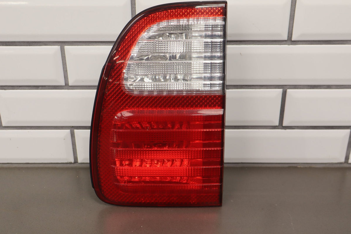 1998-2002 Lexus LX470 Inner Right Tail Light 8158060040