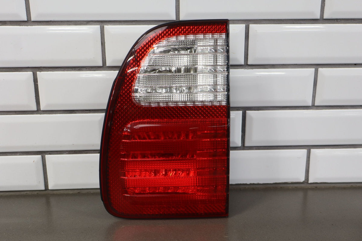 1998-2002 Lexus LX470 Inner Right Tail Light 8158060040