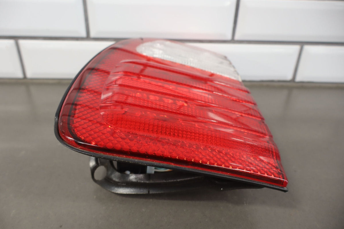 1998-2002 Lexus LX470 Inner Right Tail Light 8158060040