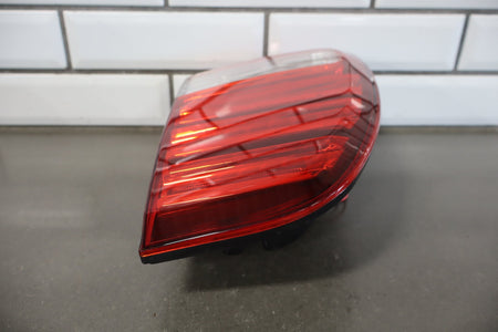 1998-2002 Lexus LX470 Inner Right Tail Light 8158060040
