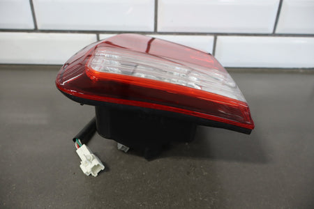 1998-2002 Lexus LX470 Inner Right Tail Light 8158060040