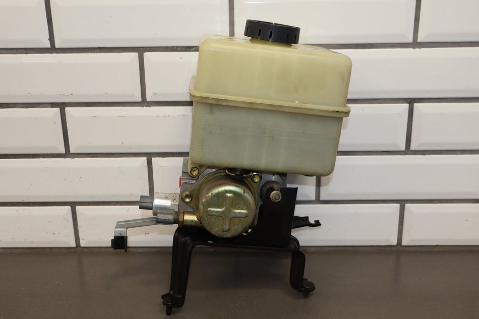 1998-2002 Lexus LX470 (J100) AHC Suspension Height Control Pump w/ Reservoir